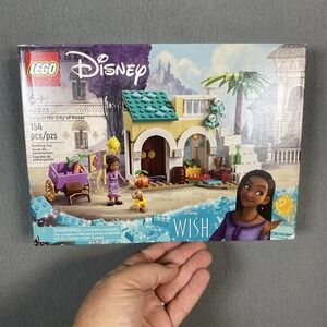 LEGO DISNEY PRINCESS: ASHA IN THE CITY OF ROSAS (43223) BRAND NEW FACTORY SEALED